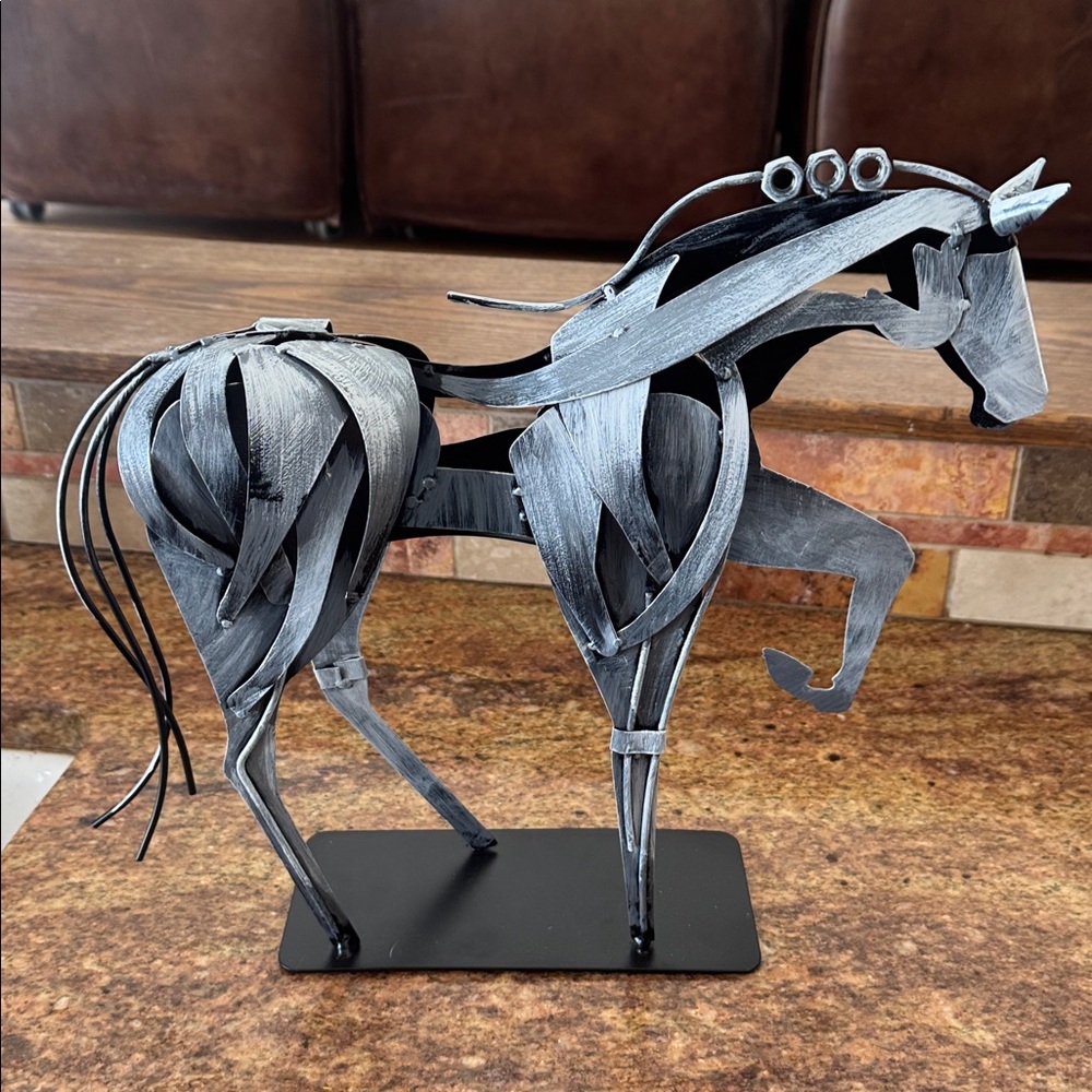 Sunblogs hand crafted Black and Gray Metal Horse Sculpture - Picture 2 of 6